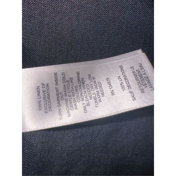 Beautiful soft and stretchy Chico's Sleveless Blouse SIZE 1 (medium ) Great Cond - Picture 4 of 6